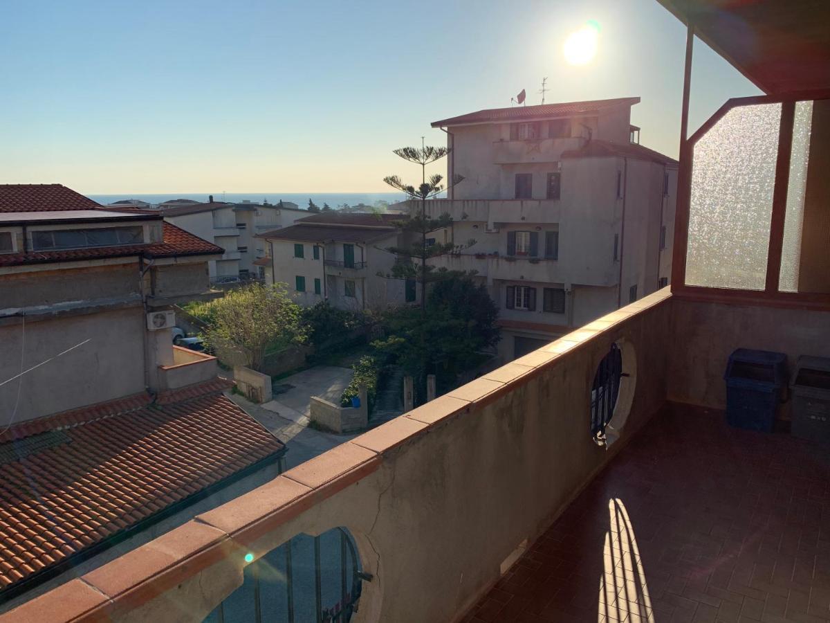 La Casa Blu Daire Roccella Ionica Dış mekan fotoğraf